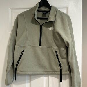 Cropped north face pullover fleece